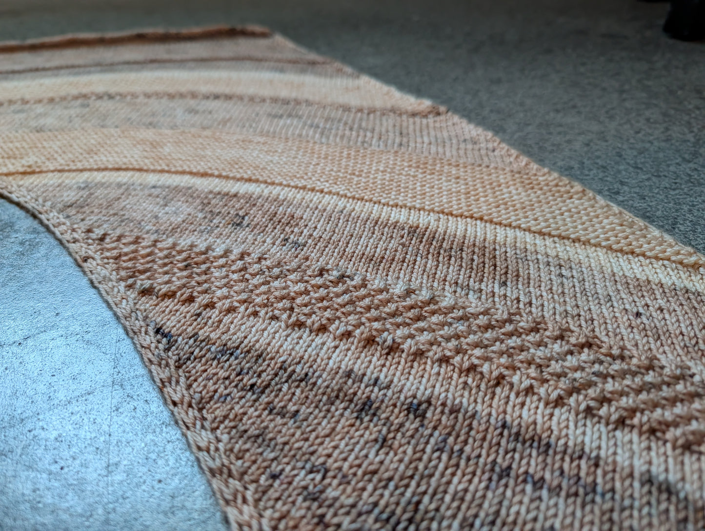 Knitting Pattern - Boomerang Shawl - Elevenses