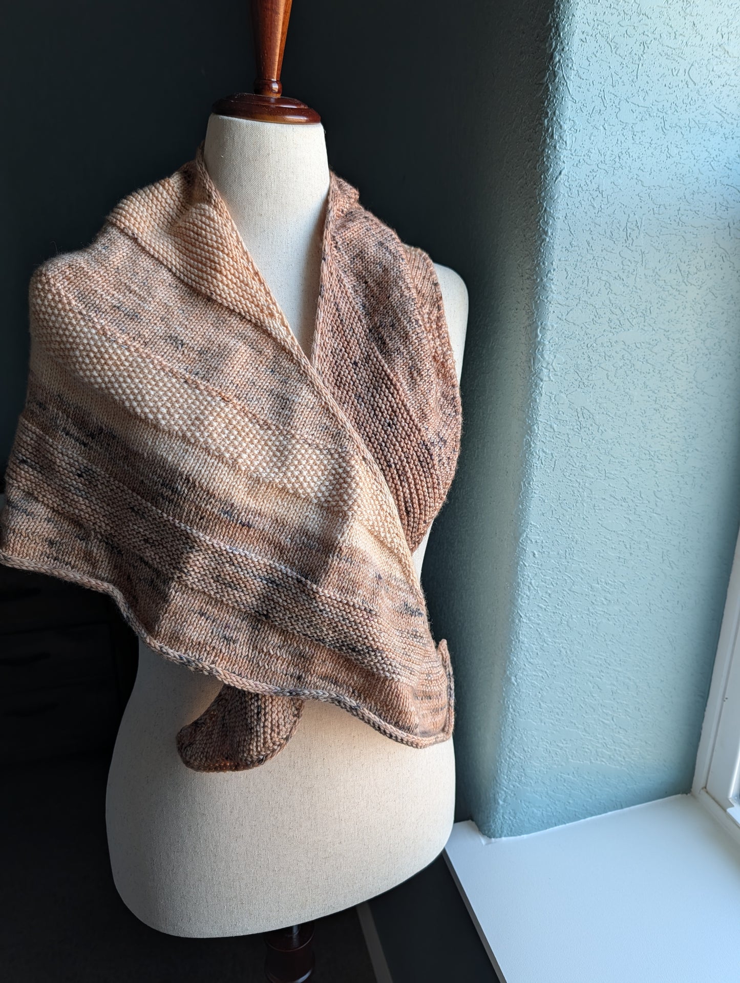 Knitting Pattern - Boomerang Shawl - Elevenses