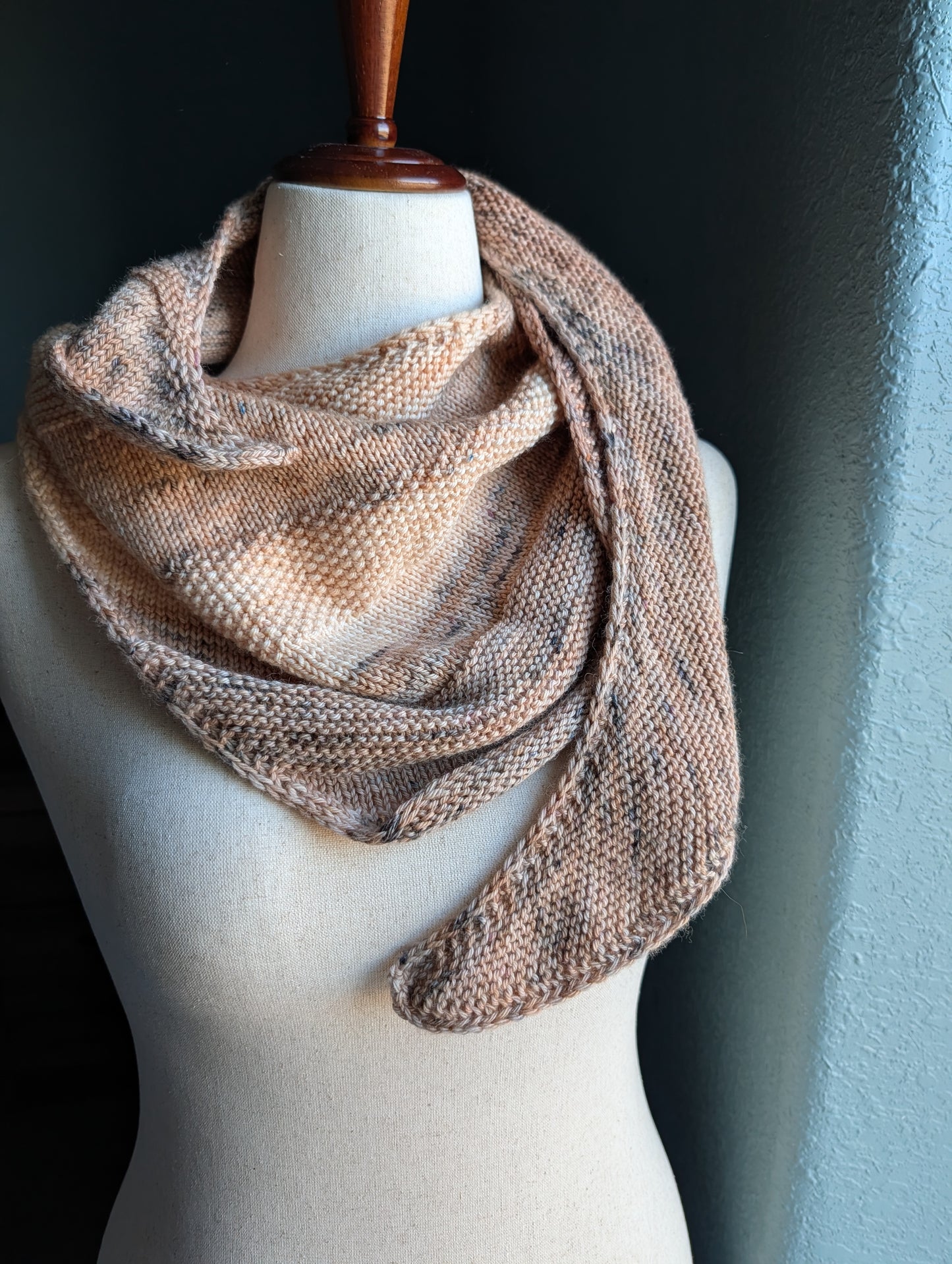 Knitting Pattern - Boomerang Shawl - Elevenses